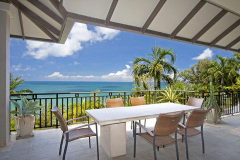 U 12 Santai - Tourism Hervey Bay 0