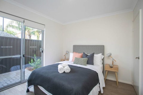 Ultimate Oasis Condo. Wifi + Netflix + Parking - Hervey Bay Accommodation 1