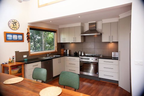 Unawatuna House @ Cape Woolamai - Hervey Bay Accommodation 3