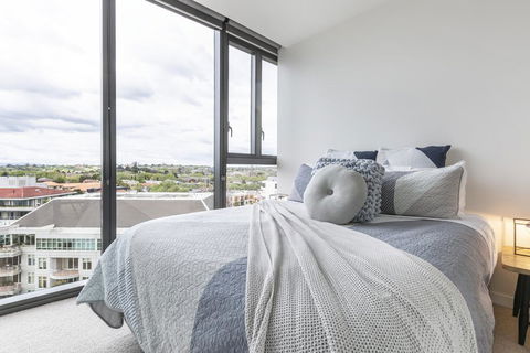 Unbridled City & River Views - Hervey Bay Accommodation 0