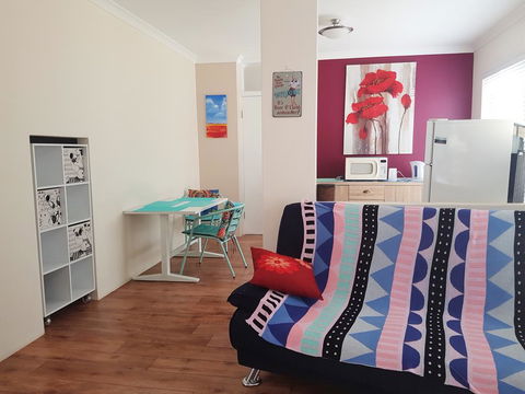 Unique Bouvard Beach House Mandurah - Tourism Hervey Bay 2