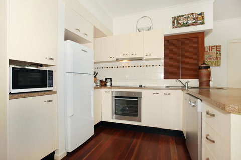 Unit 1 On The Park, Frank Street Coolum Beach: WIFI, 400 Bond, LINEN INCLUDED - Tourism Hervey Bay 3