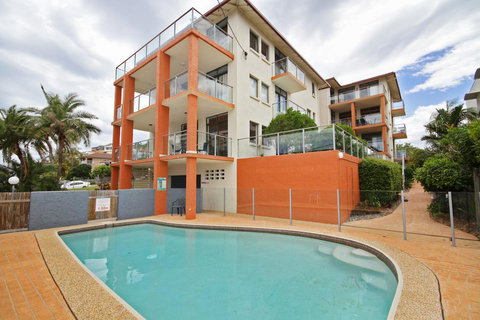 Unit 2, Cooltoro Court, 7 Frank Street Coolum Beach, 400 BOND, LINEN INCLUDED - Tourism Hervey Bay 1