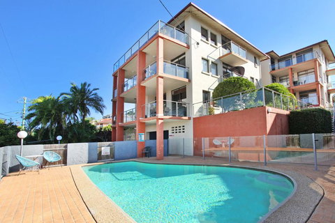 Unit 2, Cooltoro Court, 7 Frank Street Coolum Beach, 400 BOND, LINEN INCLUDED - Tourism Hervey Bay 0