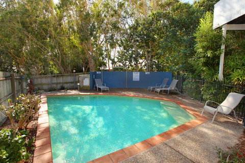 Unit 2, On The Park, 22 Frank Street Coolum Beach, 400 BOND, LINEN INCLUDED - Tourism Hervey Bay 1