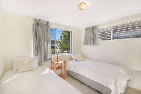 Unit 3 At 4 Pelican Street, Peregian Beach, Noosa Shire - Tourism Hervey Bay 2