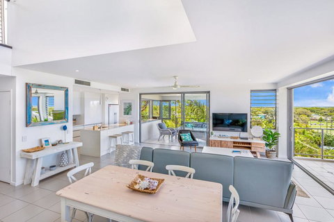 Unit 6 Rainbow Sea - Rainbow Beach, Amazing Ocean Views, Aircon, Wi-Fi, Pool, Walk To Beach - Tourism Hervey Bay 1