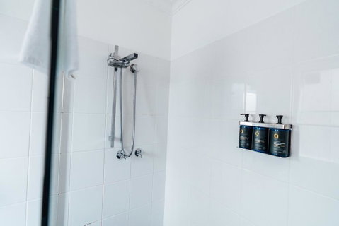UNO Hotel Sydney - Hervey Bay Accommodation 2