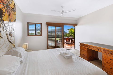 Unrivaled Ocean And City Views From Resort Style 3bed With Garden - Hervey Bay Accommodation 3
