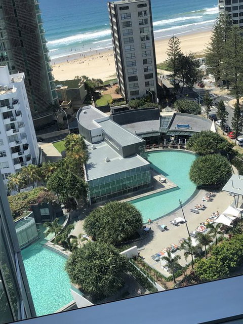 Upmarket Resort At Beach Surfers Paradise URGC - Tourism Hervey Bay 0