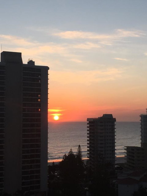 Upmarket Resort At Beach Surfers Paradise URGC - Tourism Hervey Bay 2