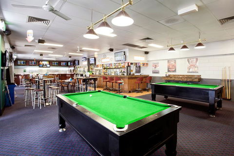 Upper Ross Hotel - Tourism Hervey Bay 3