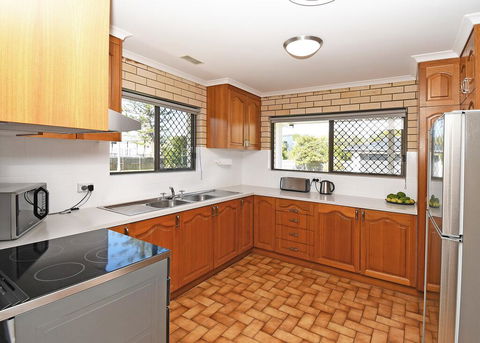 Urangan Harbour Bungalow - Tourism Hervey Bay 2