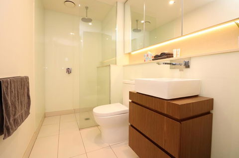 Urban Eden - Pets, Parking, Balcony, Chapel St 260m - Hervey Bay Accommodation 2