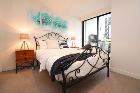Urban Eden - Pets, Parking, Balcony, Chapel St 260m - Hervey Bay Accommodation 1