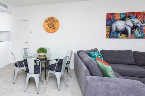 Urban Jungle! Executive Apartment In Heart Of CBD - Hervey Bay Accommodation 2