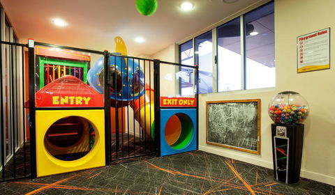 Vale Hotel - Tourism Hervey Bay 3