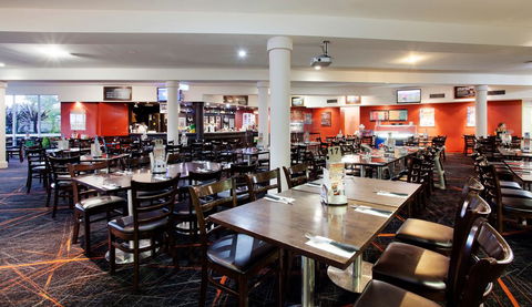 Vale Hotel - Tourism Hervey Bay 2