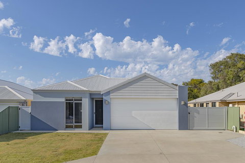 Vasse Manor - Tourism Hervey Bay 1