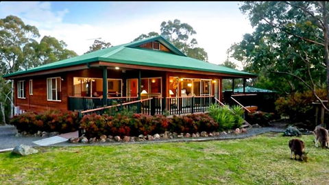 Valley View Luxury Retreat - Tourism Hervey Bay 0