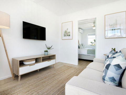 Ventura Beach Motel - 1 Bedroom - Tourism Hervey Bay 0