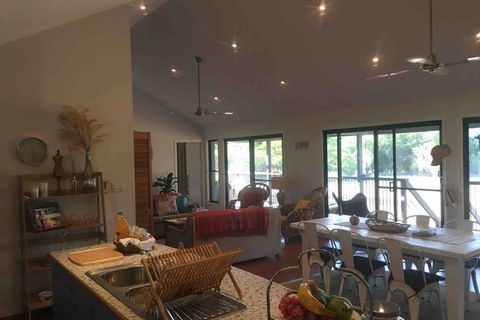 Valley Views Lodge Port Douglas - Tourism Hervey Bay 0