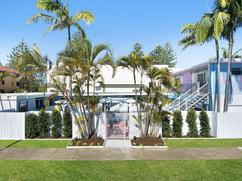 Ventura Beach Motel 2 Bed Poolside - Unit 3 - Tourism Hervey Bay 3