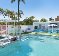 Ventura Beach Motel 2 Bedroom Poolside - Hervey Bay Accommodation