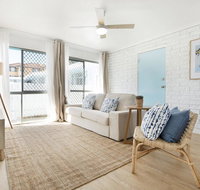 Ventura Beach Motel 3 Bedroom Poolside - Hervey Bay Accommodation