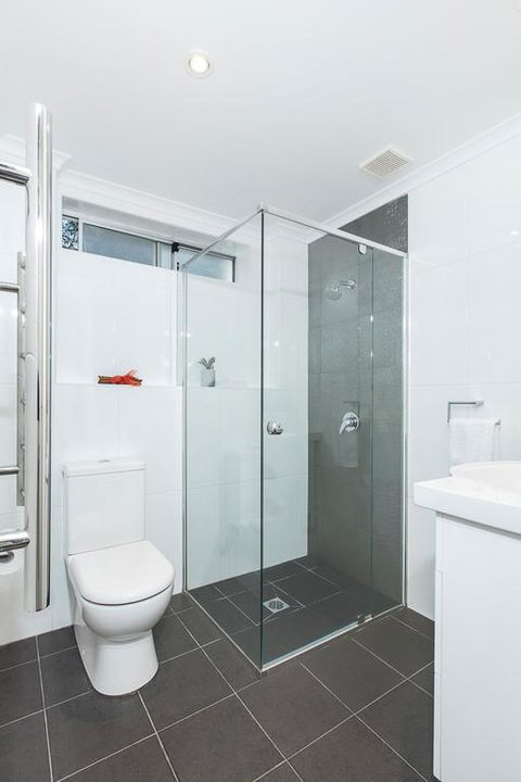 Vibrant Oversized Studio In Leafy Balgowlah - Hervey Bay Accommodation 3