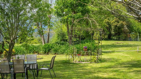 Vicarage View Cottage - Tourism Hervey Bay 1