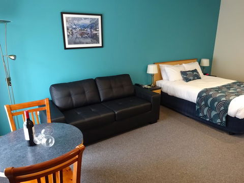 Victoria Lodge Motor Inn & Apartments - Tourism Hervey Bay 0