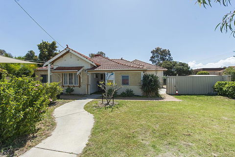 Victoria Park Lodge - Tourism Hervey Bay 0
