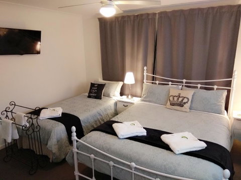Victoria At Redcliffe Bed & Breakfast - Hervey Bay Accommodation 1
