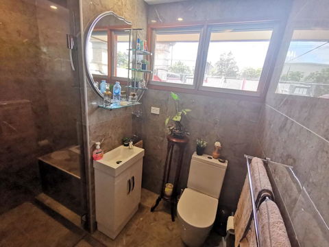 Victorian Terrace Sydney - Hervey Bay Accommodation 3
