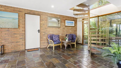 VIEWS AT MCCRAE..... - Hervey Bay Accommodation 1