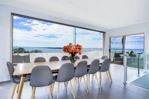 VIEWS FOREVER - INVERLOCH - Hervey Bay Accommodation 1