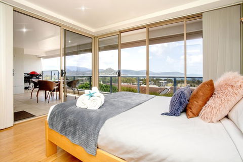 VIEWS ON ELSHEBY - Hervey Bay Accommodation 1
