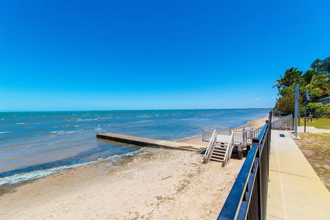 Views, Pool, Air Conditioning - Karoonda Sands Welsby Pde, Bongaree - Tourism Hervey Bay 3