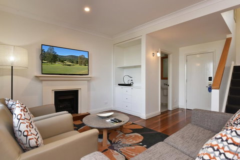 Villa 2br Grange Resort Condo Located Within Cypress Lakes Resort (nothing Is More Central) - Hervey Bay Accommodation 2