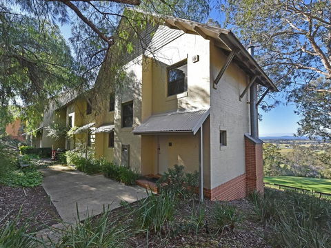 Villa 2br 540 Greenview Resort Condo Located Within Cypress Lakes Resort Nothing Is More Central - Tourism Hervey Bay 3