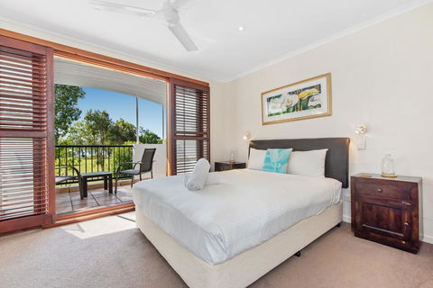 Villa Aqua - Tourism Hervey Bay 0