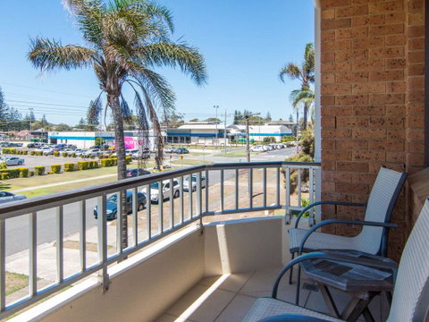 Villa Capri 3, Just A Hop, Skip And Jump To Bowling Club - Hervey Bay Accommodation 3