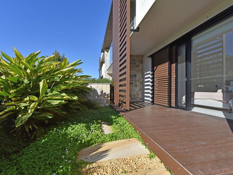 Villa Catania Waterside At Trinity Point - Hervey Bay Accommodation 2