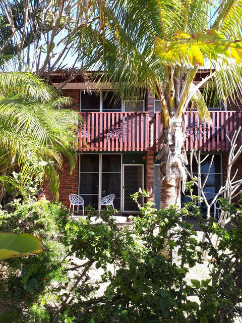 Villa Eight - Tourism Hervey Bay 1