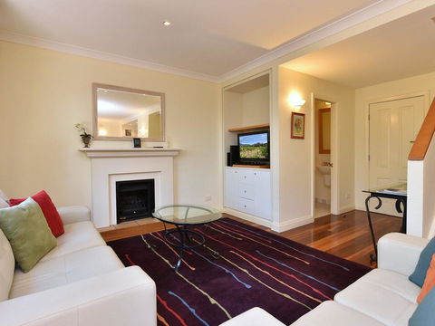 Villa Executive 2br Shiraz Resort Condo Located Within Cypress Lakes Resort (nothing Is More Central) - Tourism Hervey Bay 3