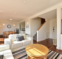 Villa Executive 2br Viti Resort Condo located within Cypress Lakes Resort nothing is more central - Hervey Bay Accommodation