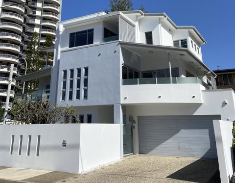 Villa Garfield Surfers Paradise - Hervey Bay Accommodation 0