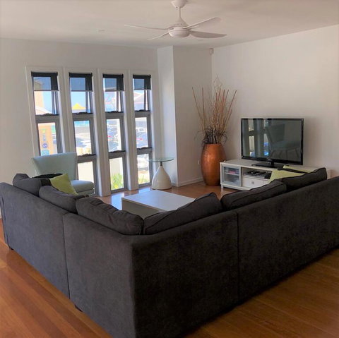 Villa Garfield Surfers Paradise - Hervey Bay Accommodation 2