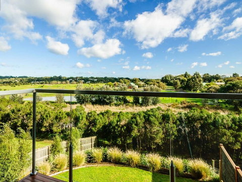 Villa Isola - Hervey Bay Accommodation 2